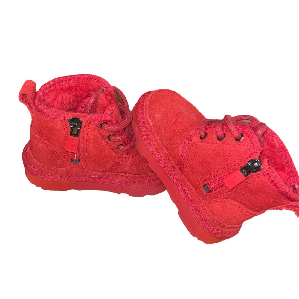 UGG Neumel II Chukka Boots in Samba Red Toddler Size 6 - Picture 4 of 6